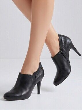 Calvin Klein Jeanine Black Leather Scalloped Ankle Booties